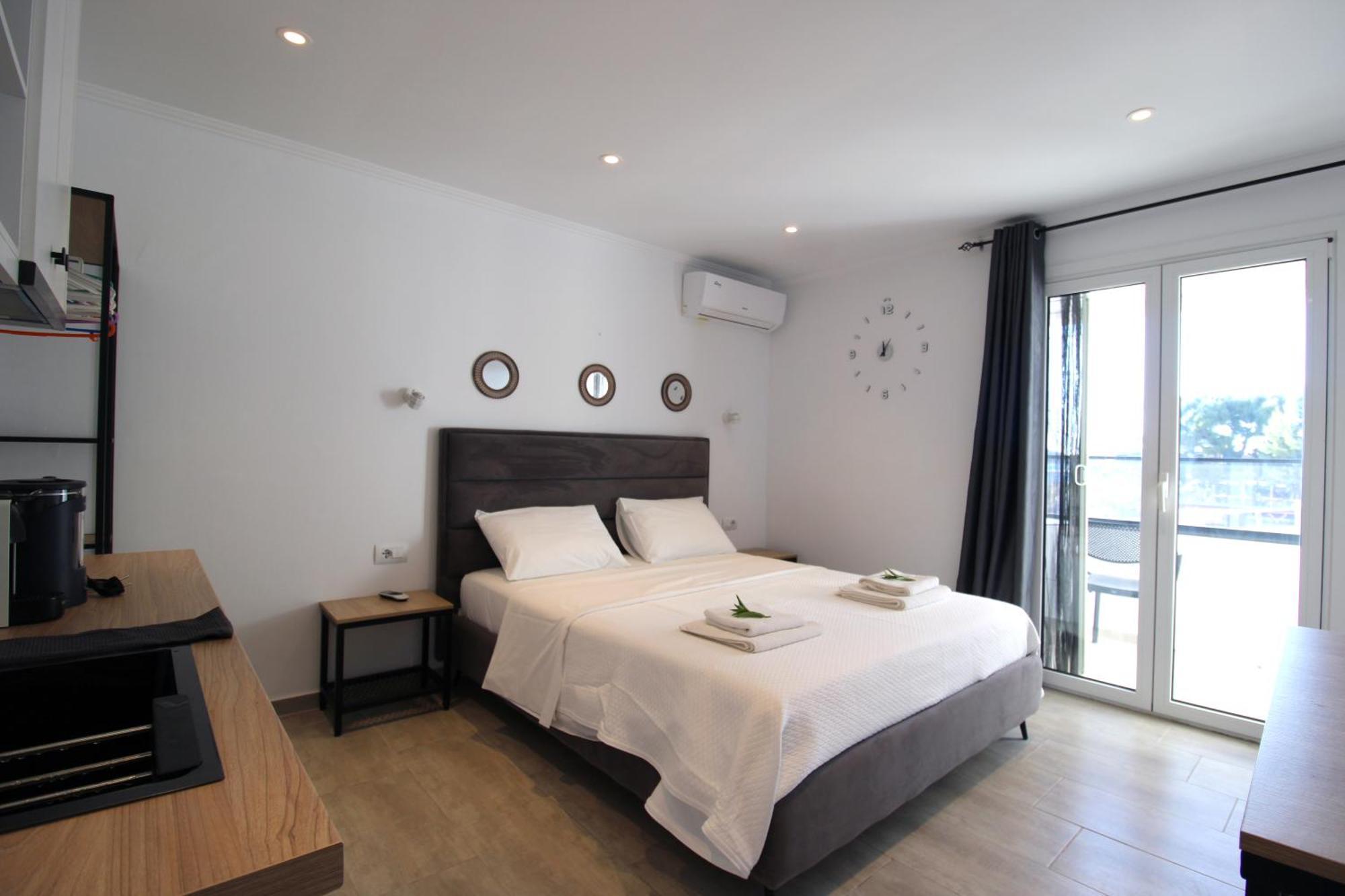 Melina'S Seaside Retreat Aparthotel Ksamil Exterior photo